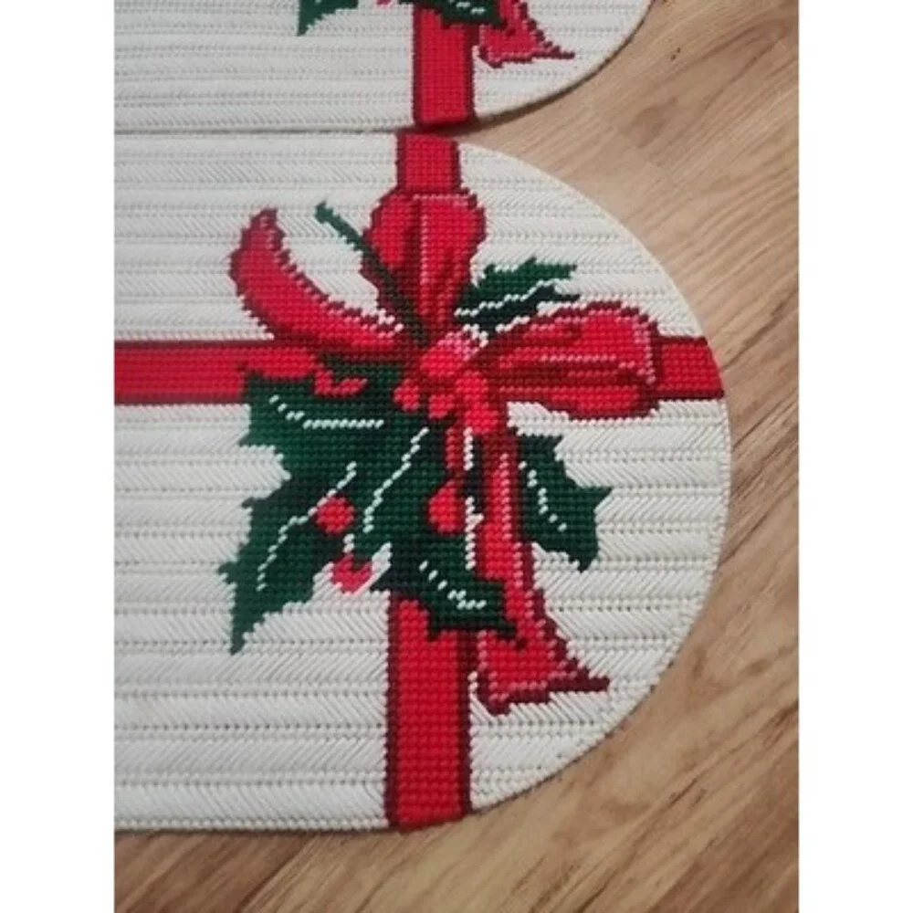 Vintage Christmas Handmade Holly Berry Bow Placemats Set of 2 Red Green White
